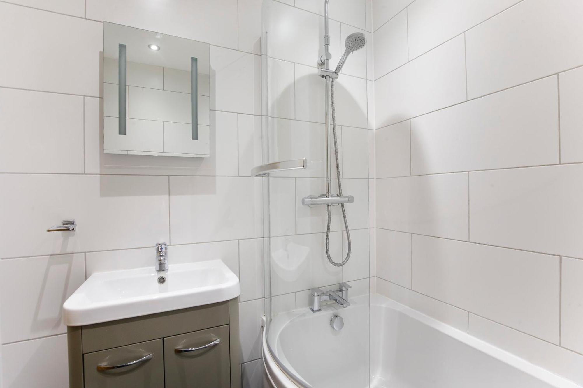 - Monkbar Mews Apartment *